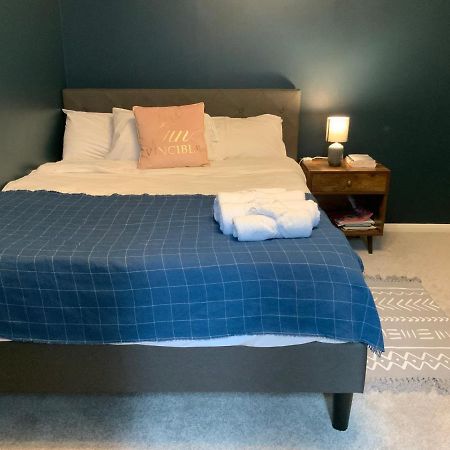 2 Bedroom Apartment Near Southfields Лондон Екстер'єр фото