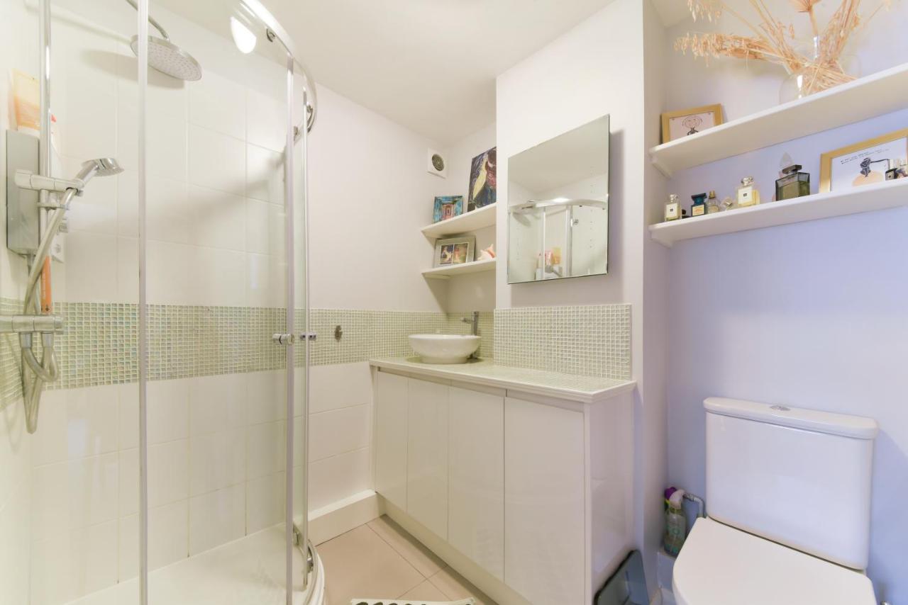 2 Bedroom Apartment Near Southfields Лондон Екстер'єр фото
