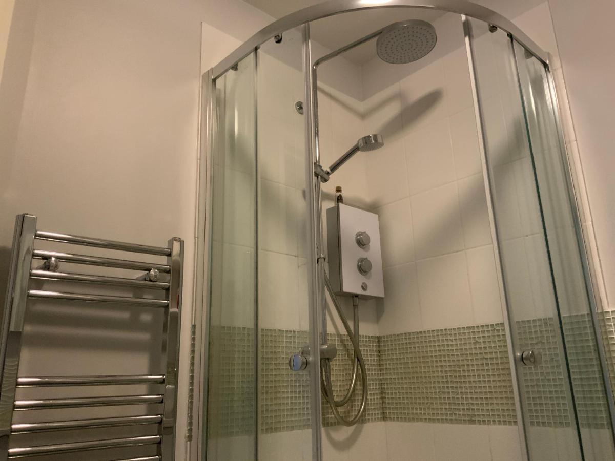 2 Bedroom Apartment Near Southfields Лондон Екстер'єр фото
