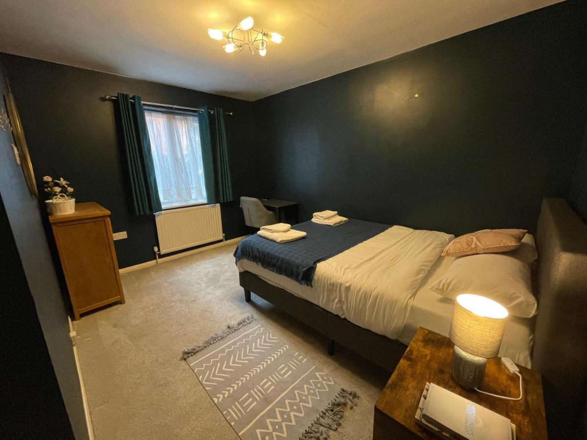 2 Bedroom Apartment Near Southfields Лондон Екстер'єр фото